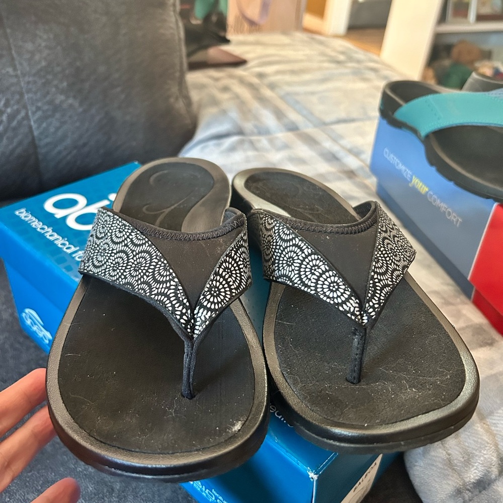 Abeo sandals